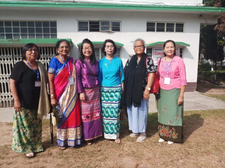 Past Present ABWU Leaders Meet 768x576